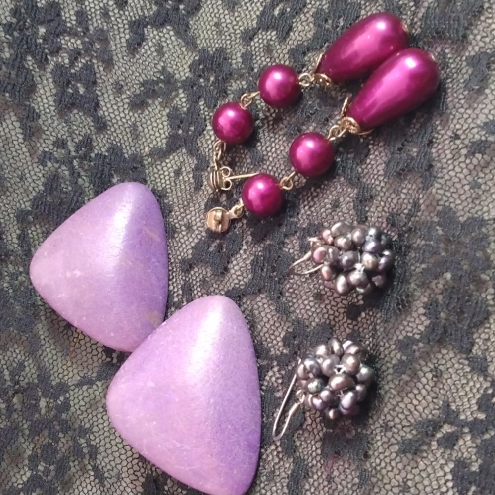Lot of three pair purple earrings. JR42